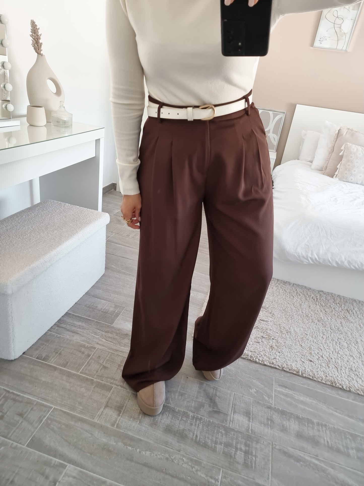 High-waisted pants