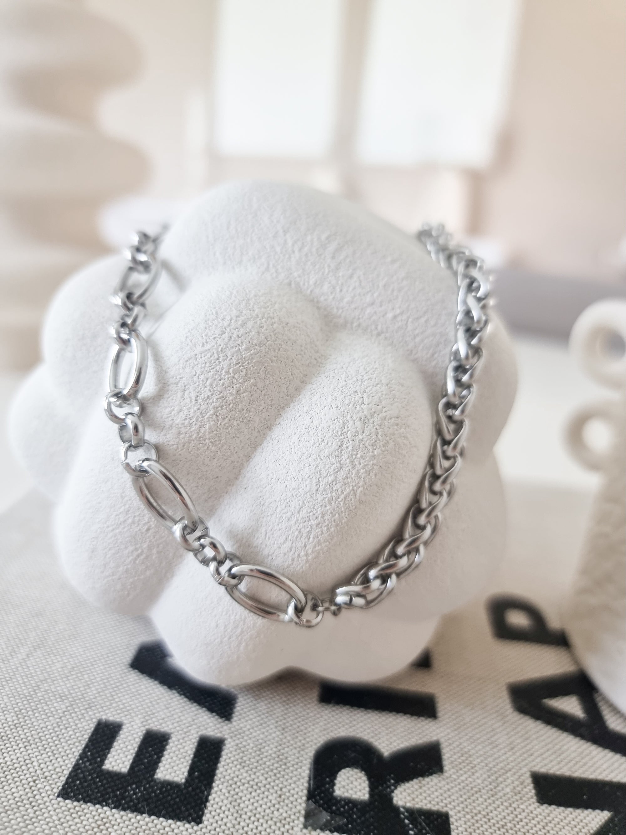 Large chain necklace