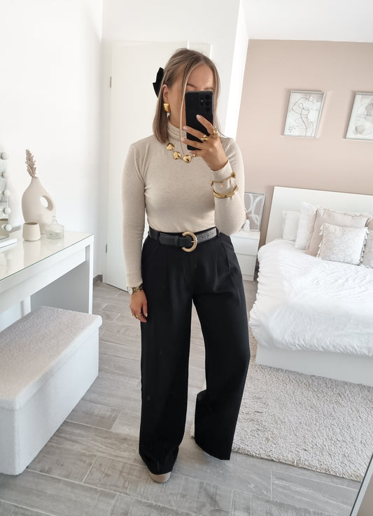 High-waisted pants