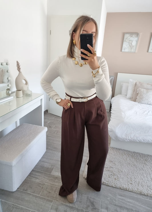 High-waisted pants