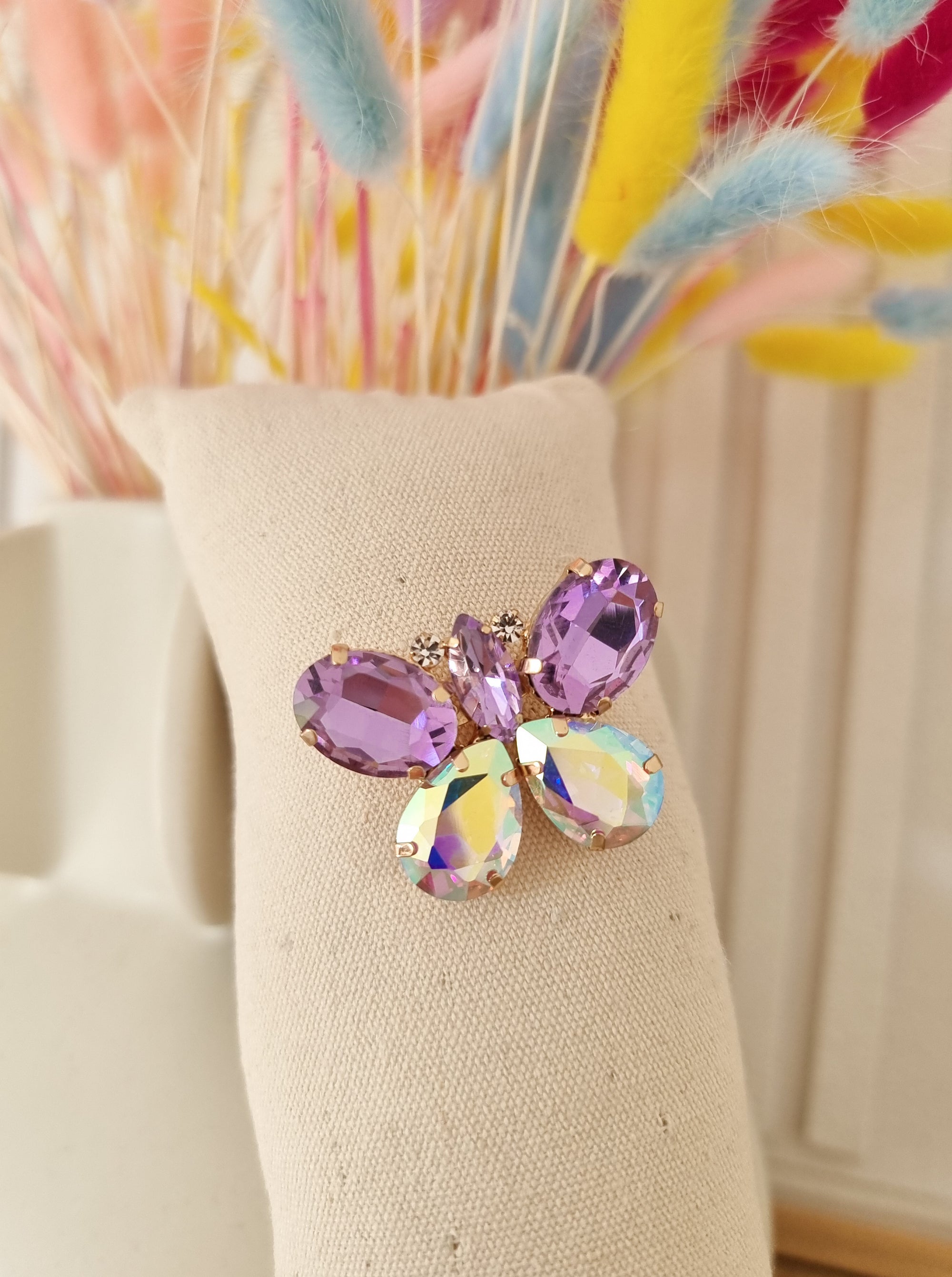 Broche papillon lila