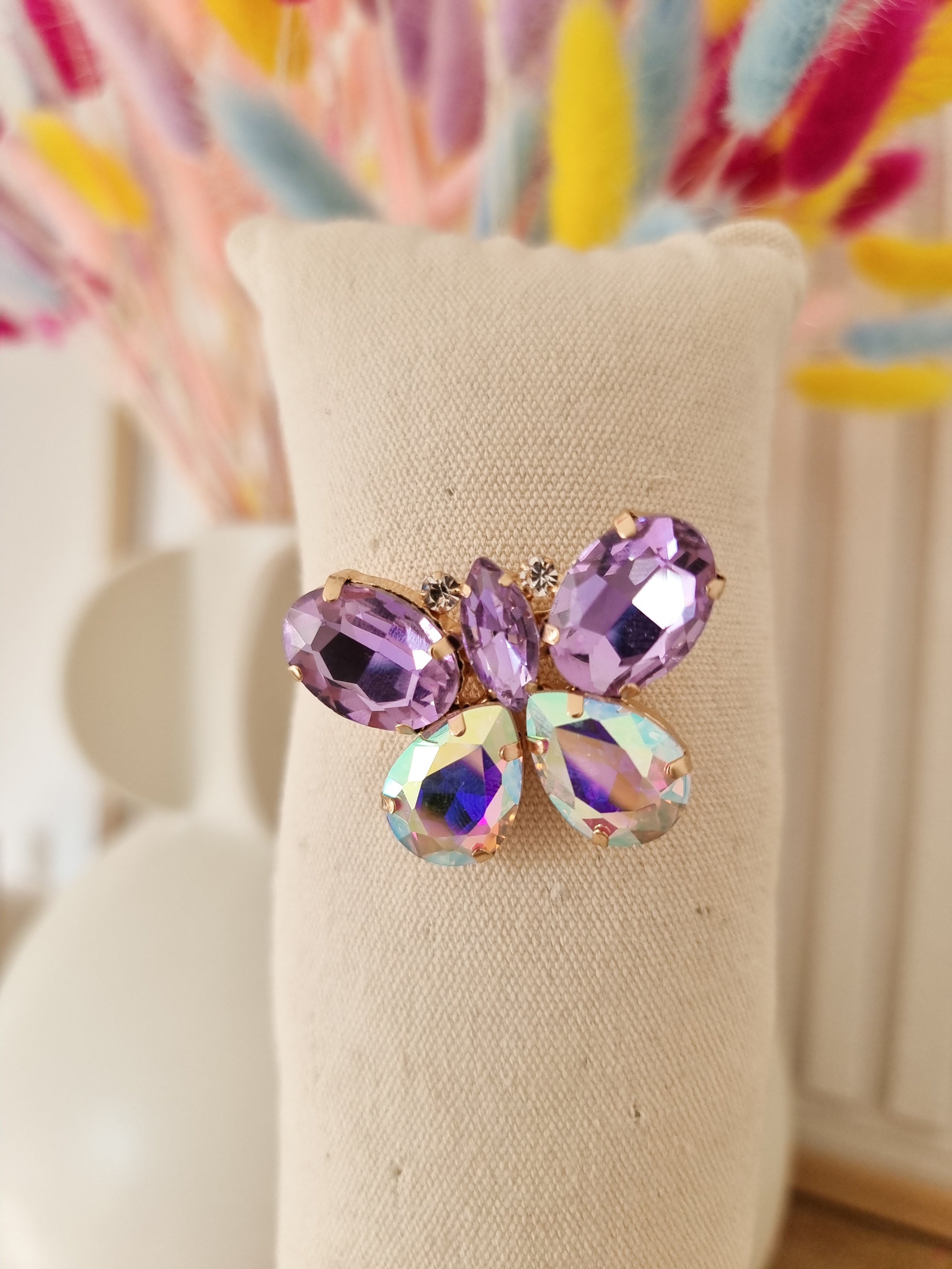 Broche papillon lila