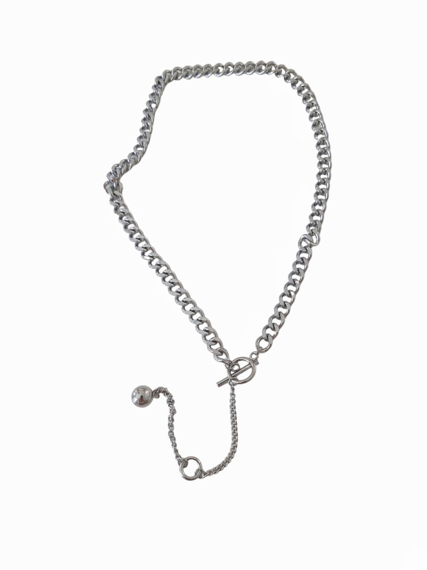 Ball pendant chain necklace