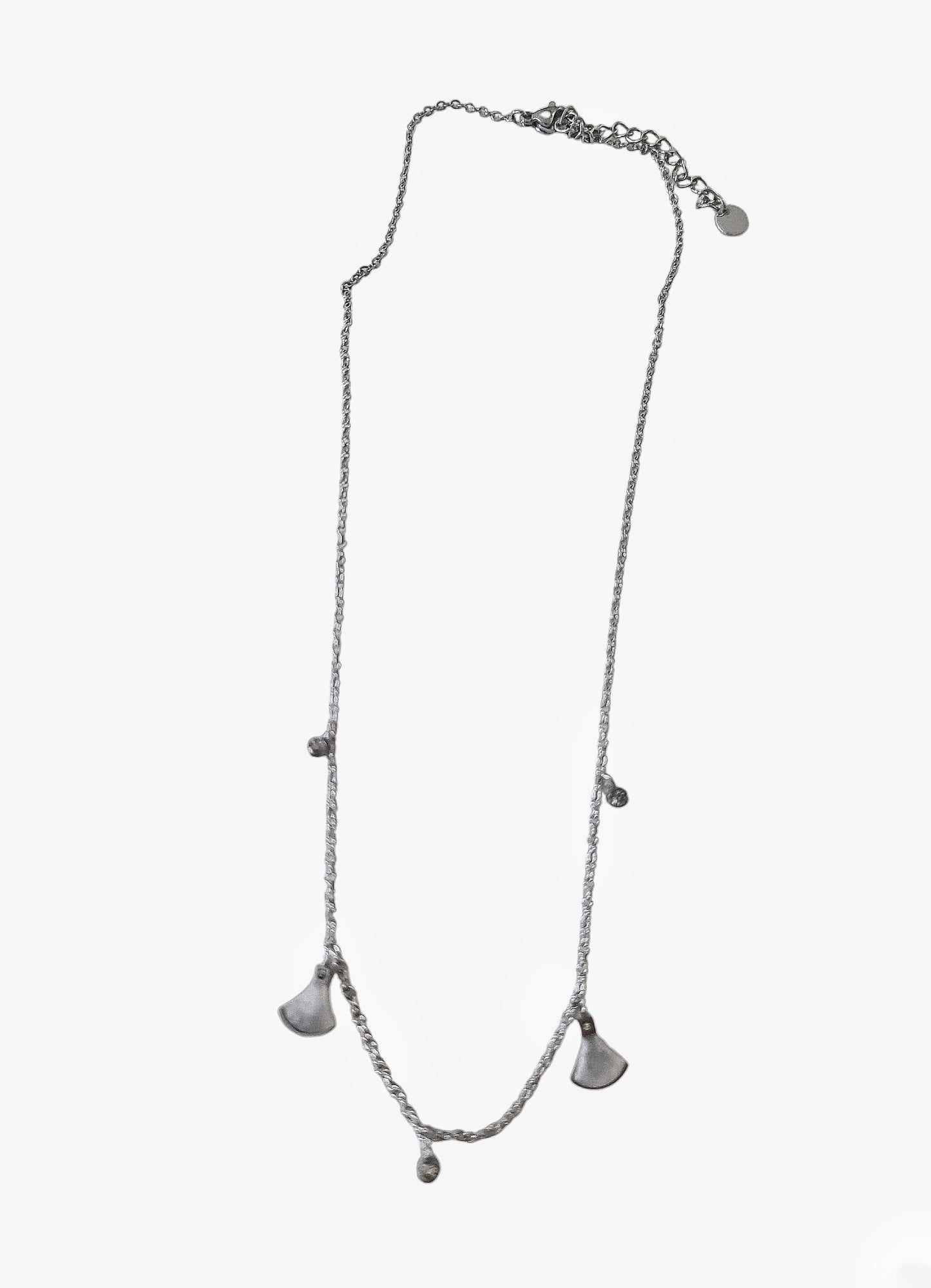 Pearly shell necklace